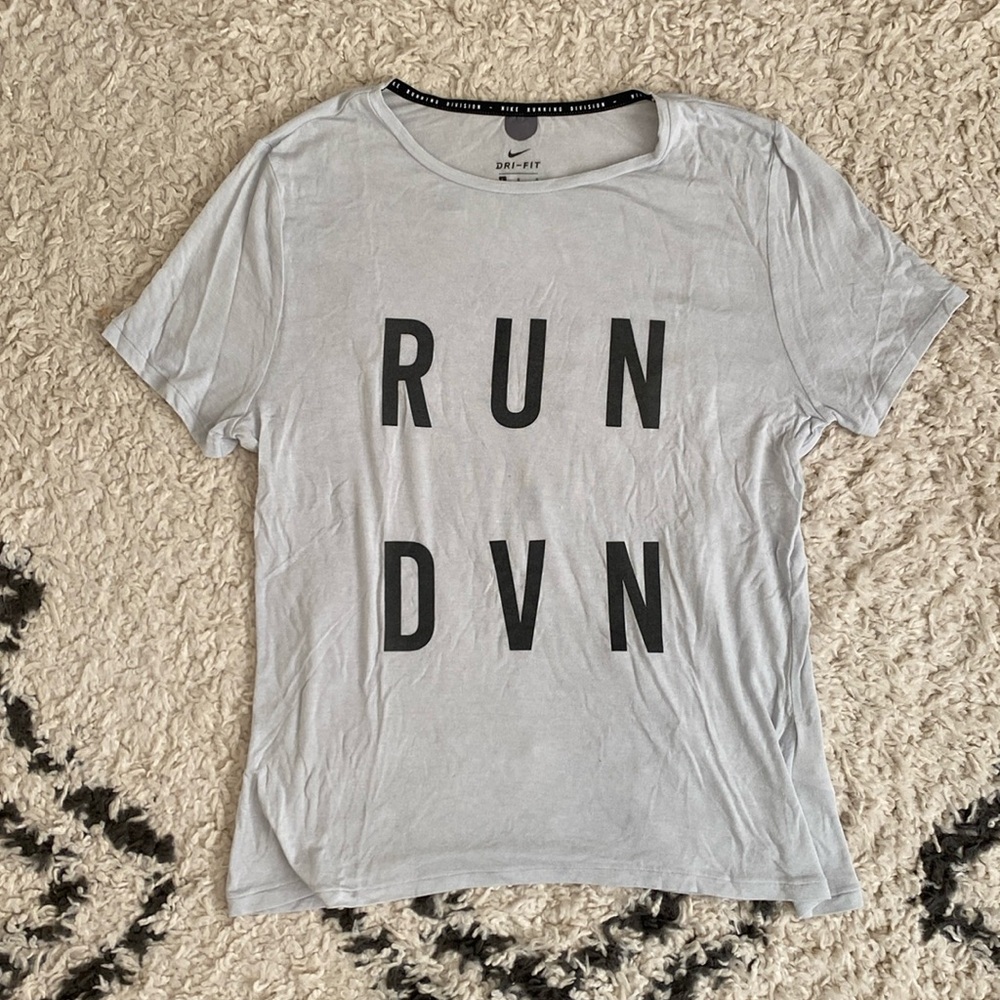 W’s Nike dry-fit T-shirts
